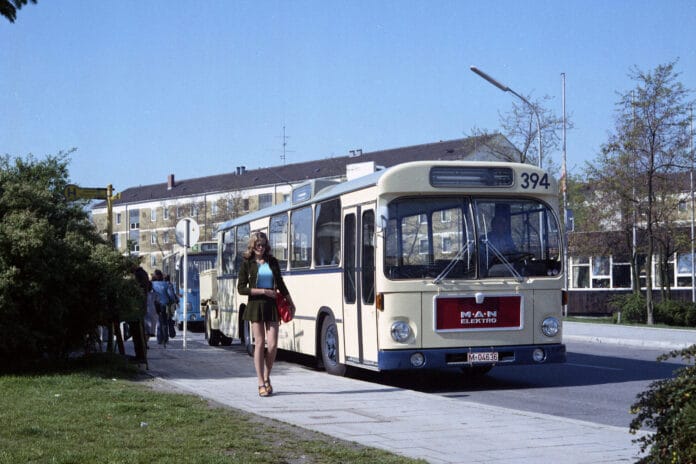 1596549690_p_bus_eot_50_jahre_elektrobus_03