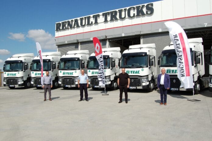 ticariturk.com_Renault_Trucks_Frigo_Nevnak_Teslimat_Gorsel_2-min