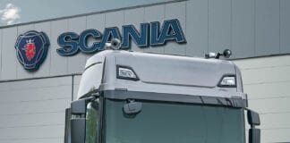 Scania Servislerine Kadın Eli Değiyor