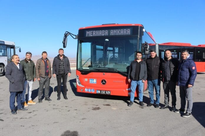Mercedes-Benz T__rk, e__itim program__ ile EGO s__r__c__lerini ve teknik personelini yeni ara__lara haz__rl__yor_01
