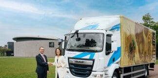 DAF LF Electric, 50. yıl dönümü için Van Gogh Müzesi’ne teslim edildi