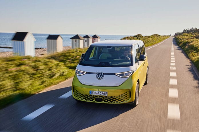 1727347357_DB2022AU00557