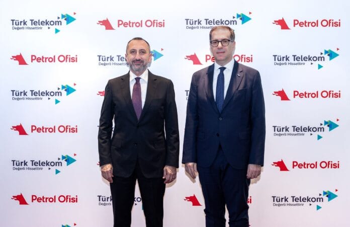 Turk_Telekom_CEO_Umit_Onal_Petrol_Ofisi_Grubu_CEO_Mehmet_Abbasoglu-min