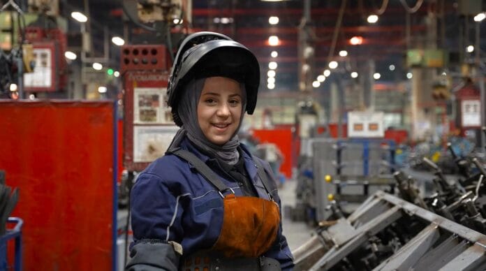 03_MBT_Kadın Kaynak Operatörü