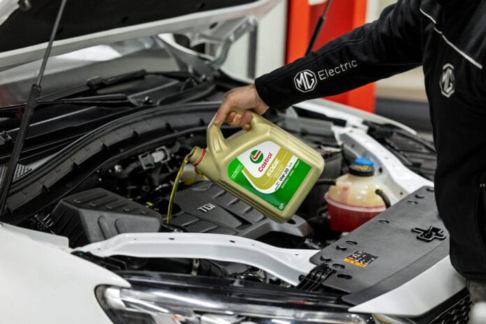 Castrol Koklu Otomobil Markasi MG ile Turkiye'de Is Birligine Imza Atti