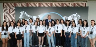 Mercedes-Benz Türk’ün ‘Her Kızımız Bir Yıldız’ programı 6.500’e yakın kız öğrencinin hayatına dokundu